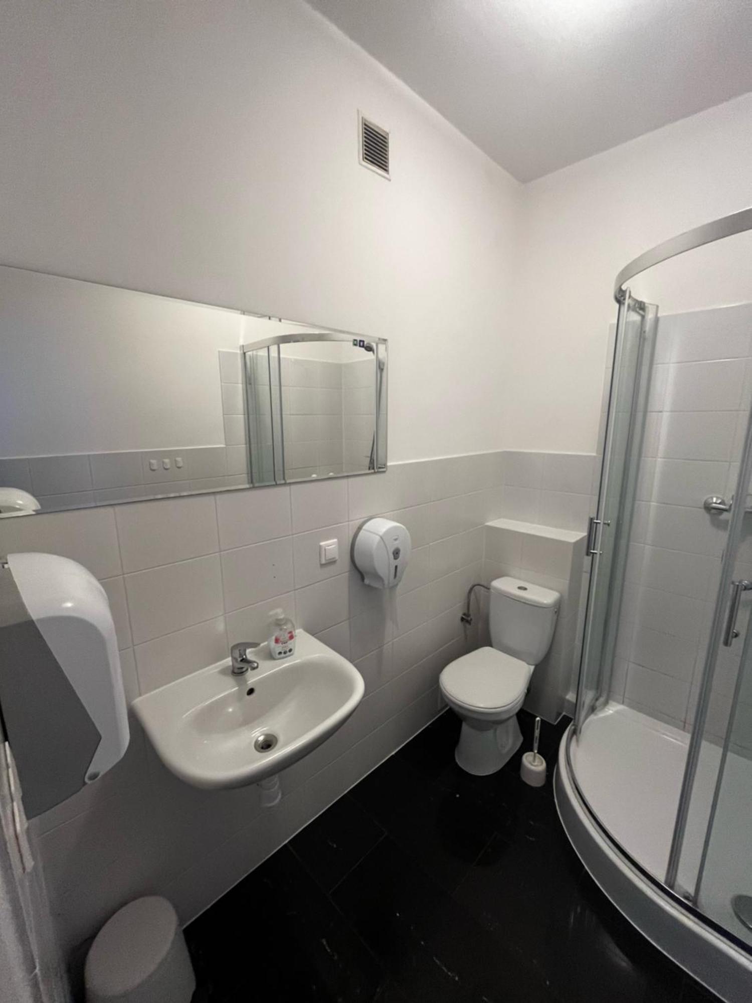 Hostel Demi Krakow Luaran gambar