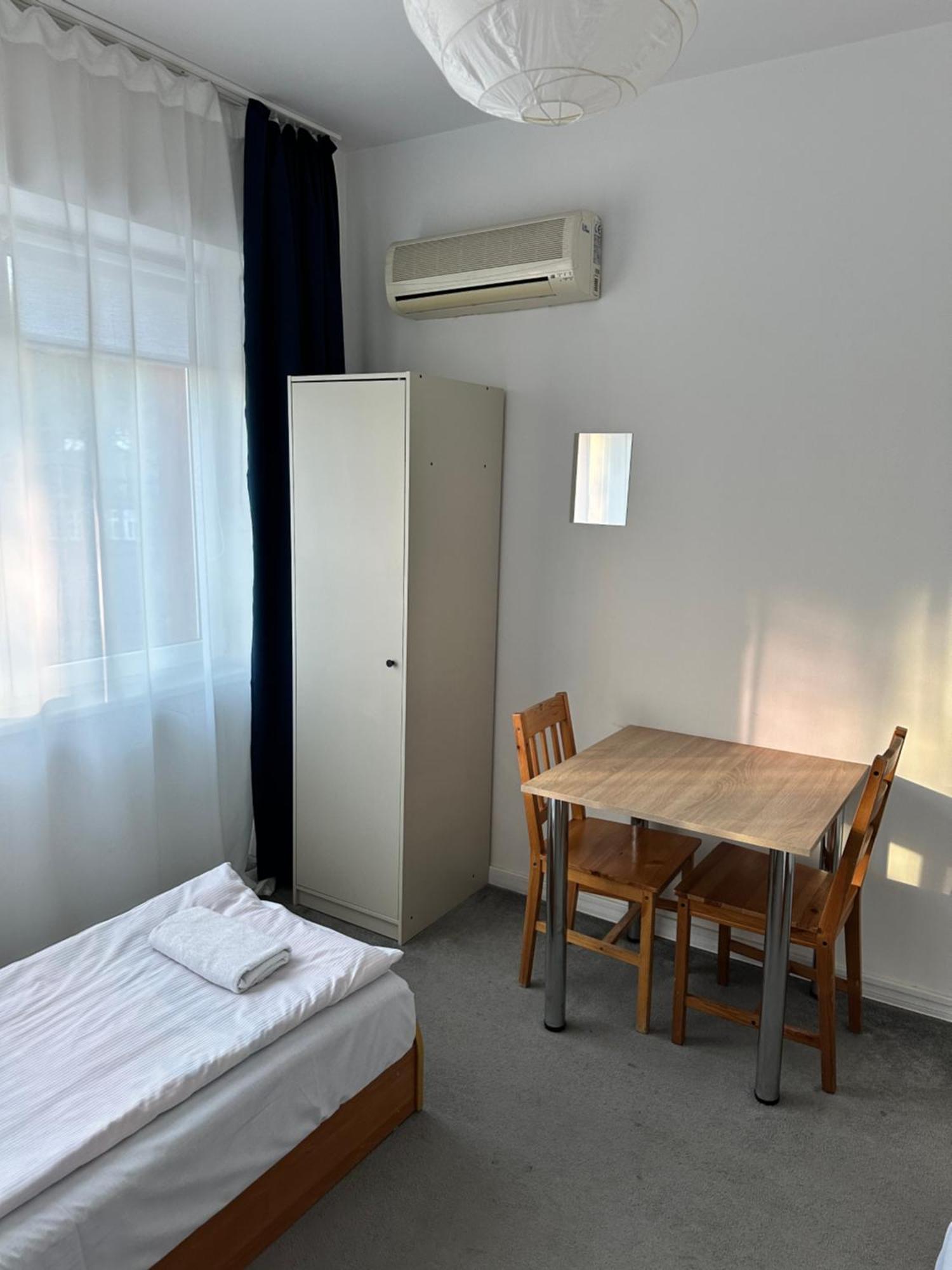 Hostel Demi Krakow Luaran gambar