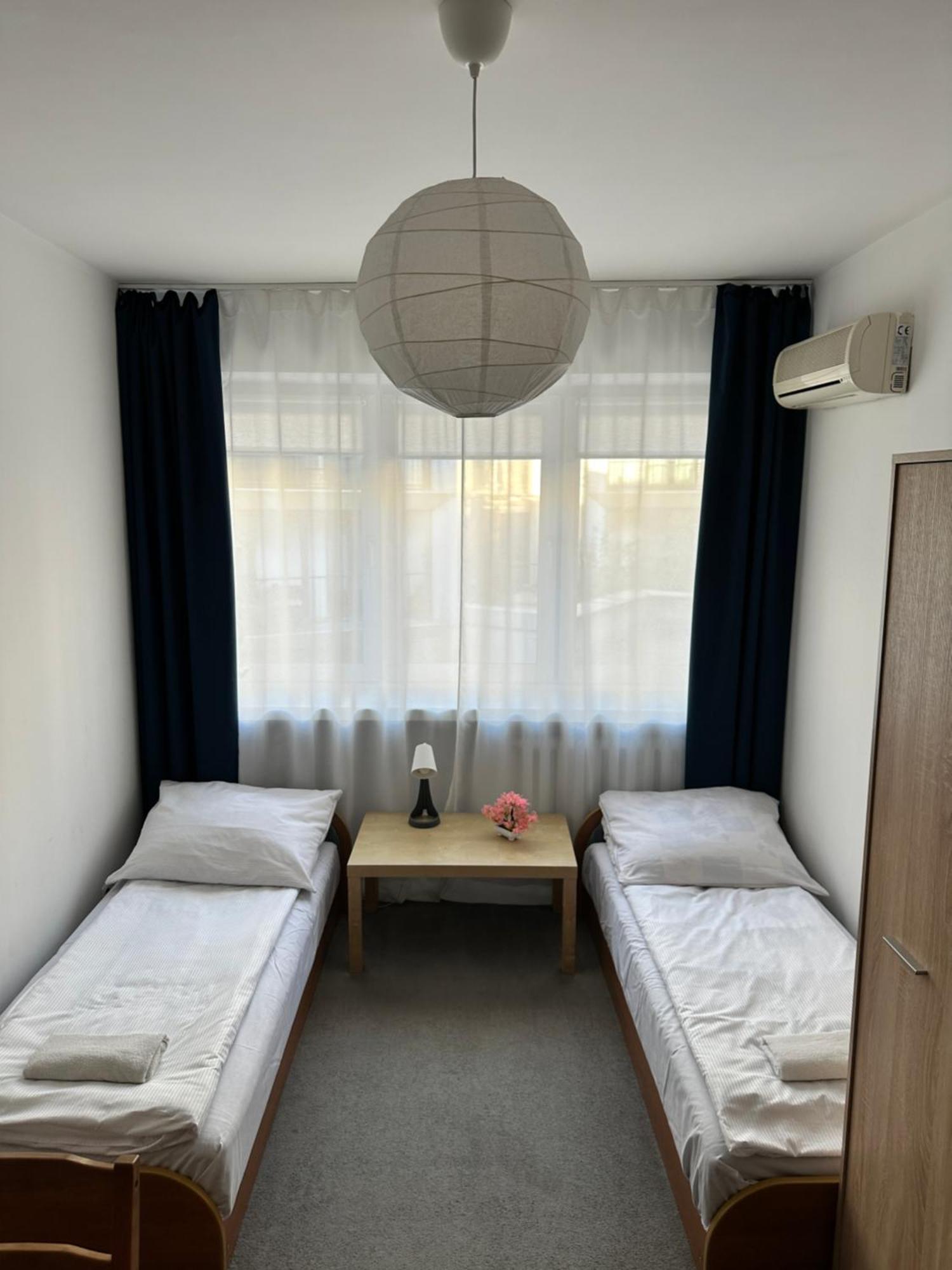 Hostel Demi Krakow Luaran gambar