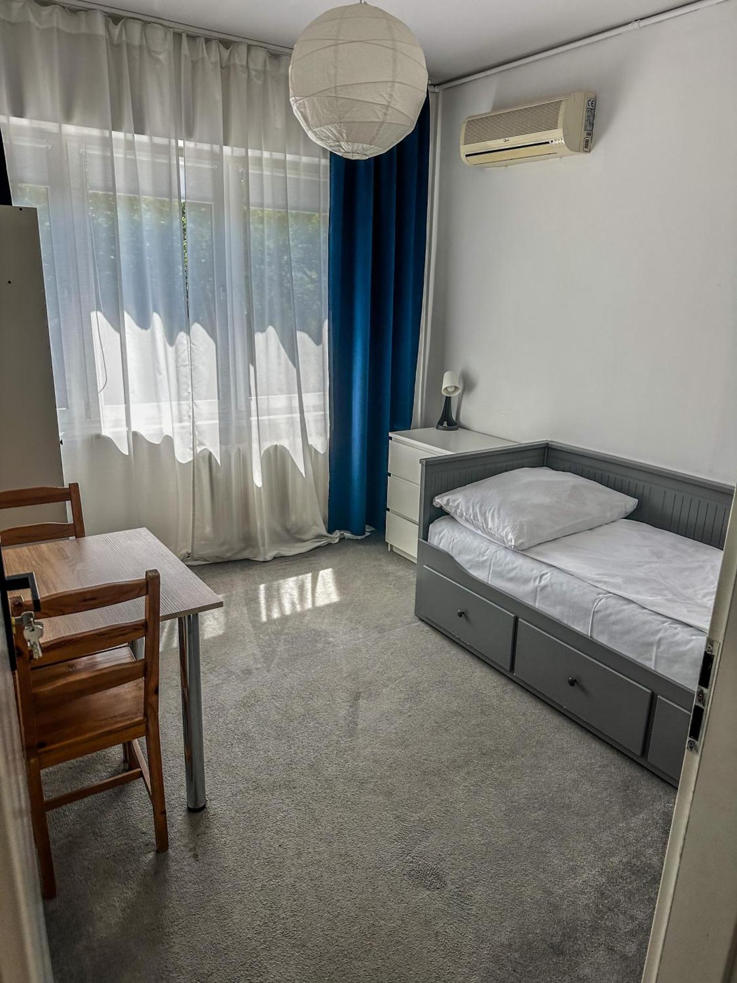 Hostel Demi Krakow Luaran gambar